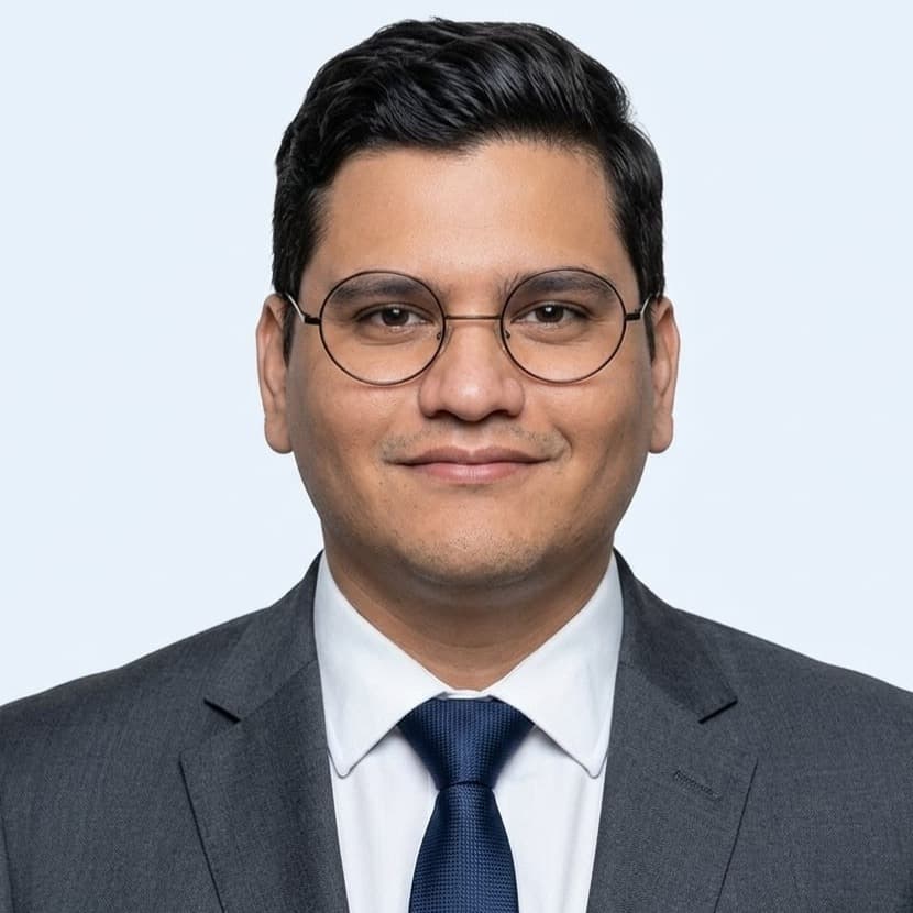 Lic. Kike Frías